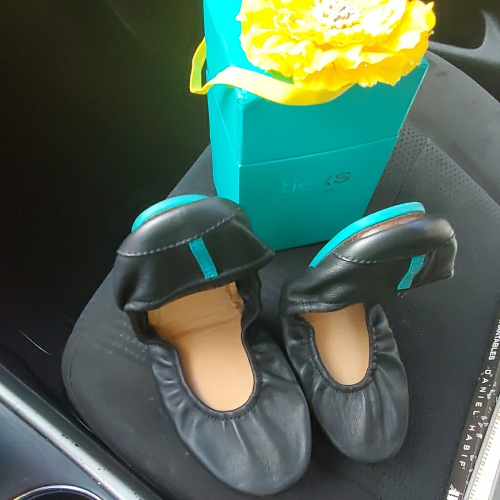 Tieks black matte size 8